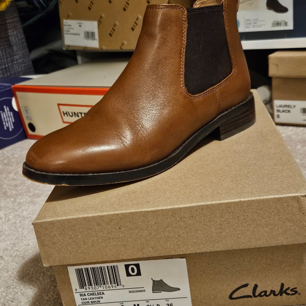 Clarks Ria Chelsea boot - Picture 10 of 11